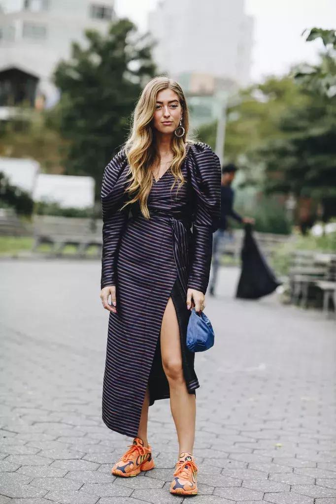 天气回暖怎么穿,天冷运动鞋怎么穿搭