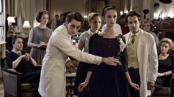 ysl圣罗兰黑皮革气垫适合什么肤质,ysl圣罗兰高定皮气垫