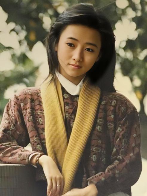 “宅男女神”*虹翁**的倔强人生,和她背后不得不提的男人们