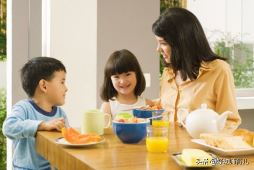 孩子睡觉前喝纯牛奶容易蛀牙,宝宝晚上喝牛奶是否形成蛀牙