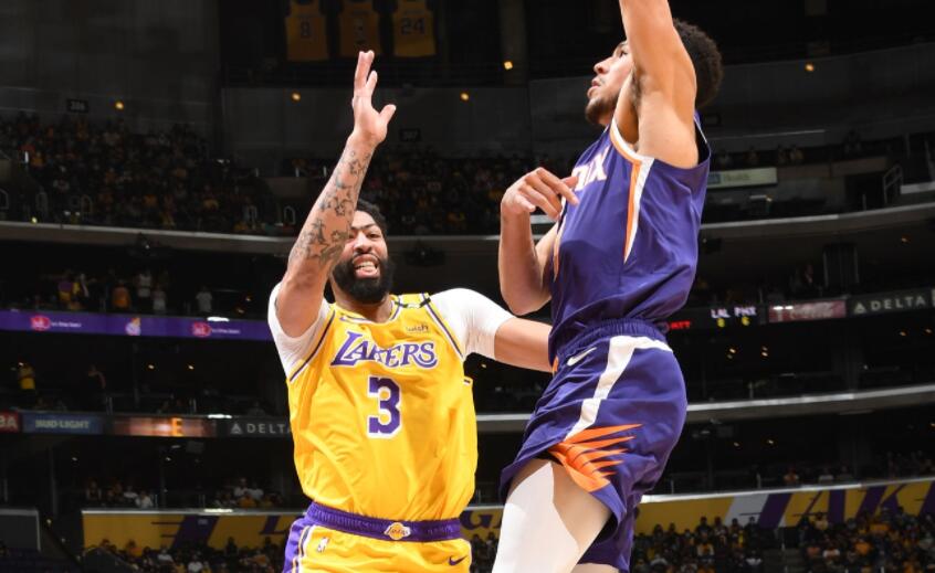 湖人热火第四场波普连得5分,湖人输了浓眉赛后采访