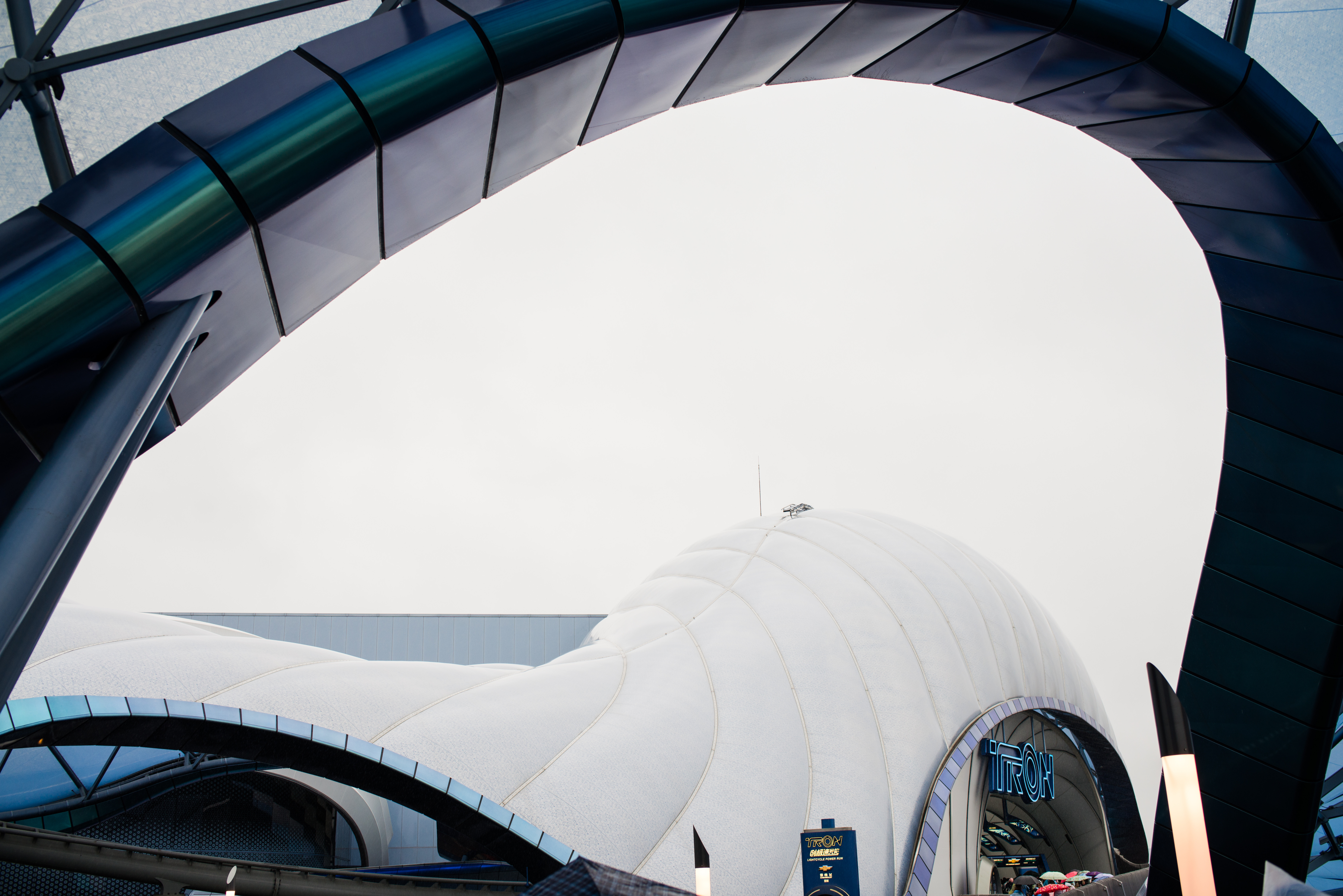 下雨天迪士尼值得去吗,雨天逛迪士尼攻略