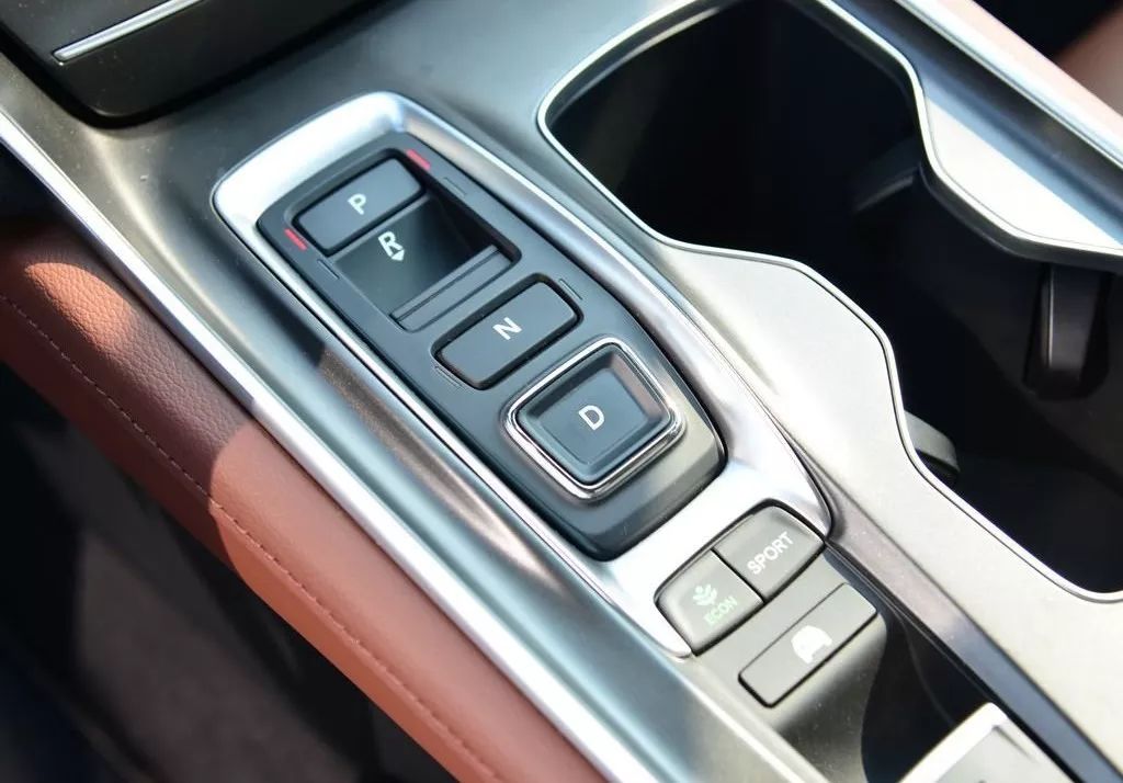 本田雅阁和日产天籁怎么选,日系天籁雅阁凯美瑞谁最强