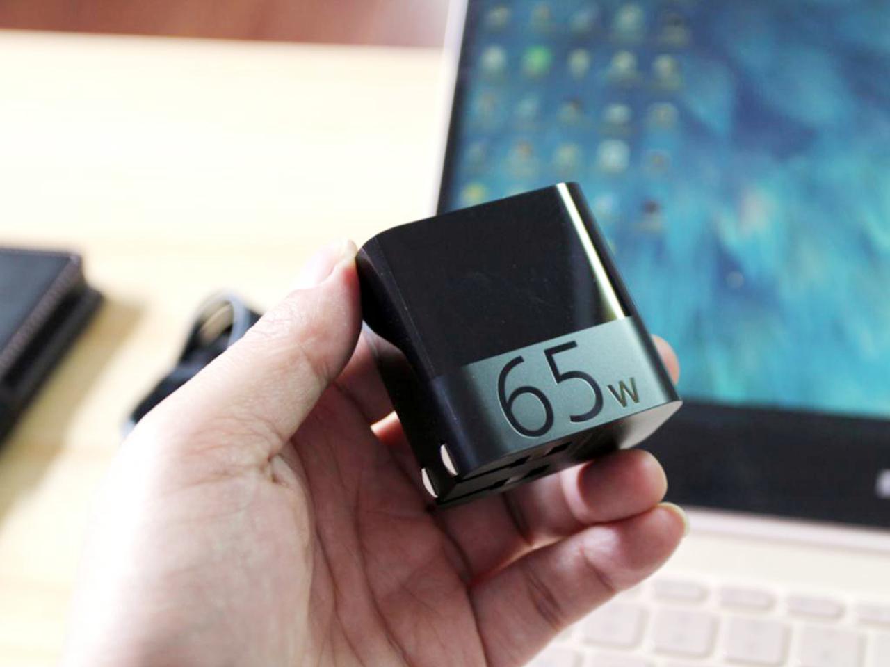 便携的ZMI紫米65W单口快速充电器手机平板笔记本全兼容