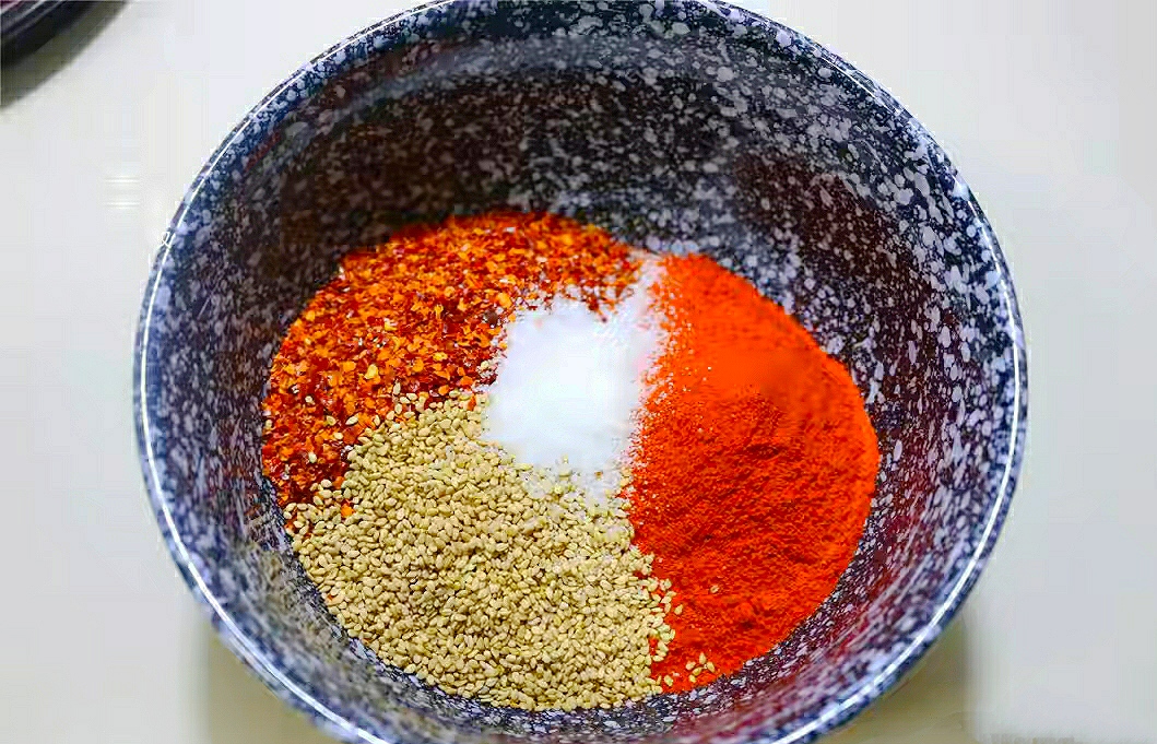 正确做辣椒油的方法,辣椒油怎么做才可以做到又辣又香