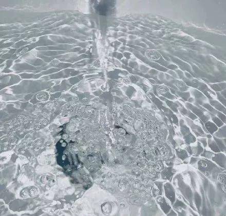 可盐可甜的美甲图片,手残党学的会的水波纹美甲教程