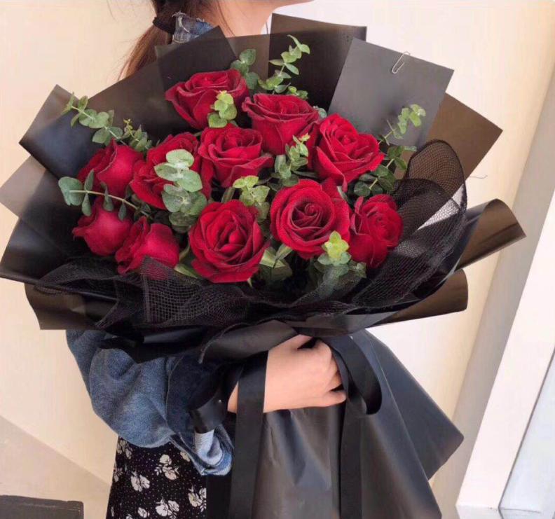 芭莎女孩喝纤茶的广告营销策略,士力架广告营销策略分析