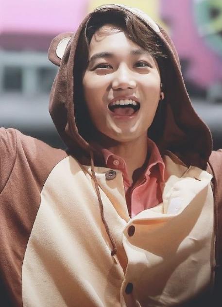 显微镜观察女孩,显微镜女孩金钟仁