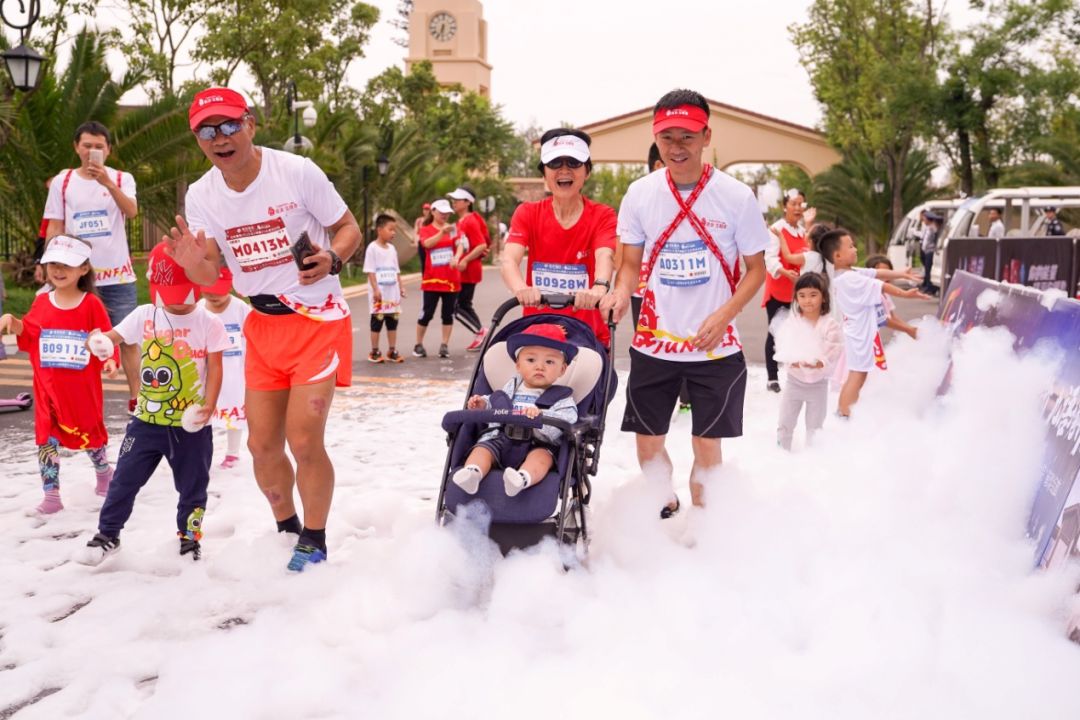 王珞丹成都活动,马拉松燃爆全城