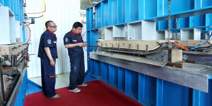 凤凰涅磐黑檀木,凤凰涅磐破茧重生