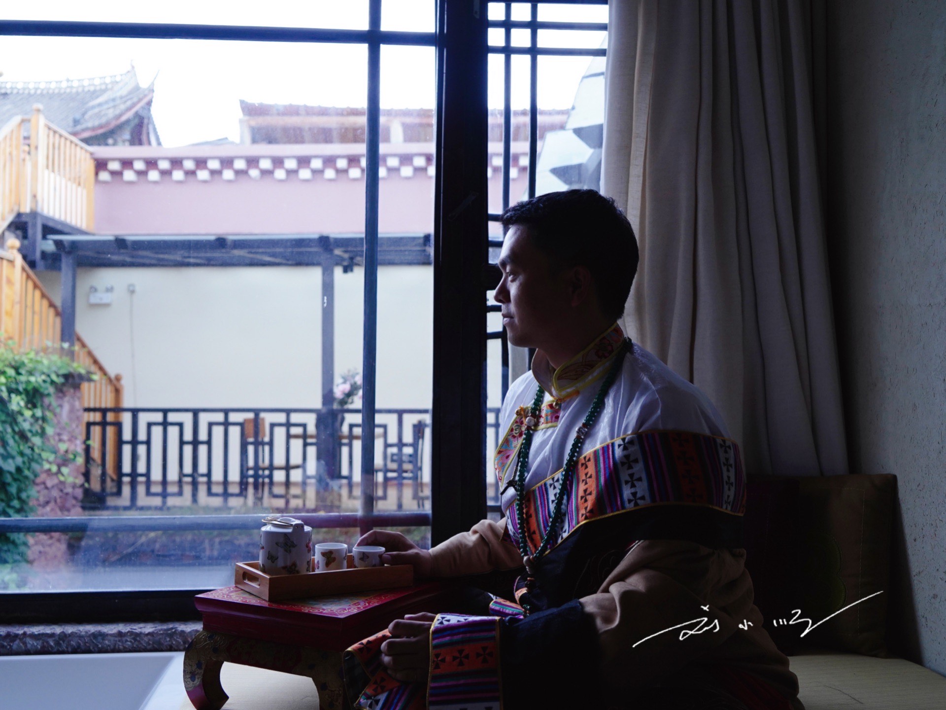 香格里拉看雪山住宿,云南花间堂旅游