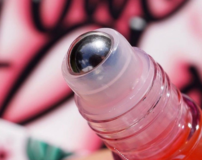 可爱到爆炸的联名彩妆,彩妆联名系列大全