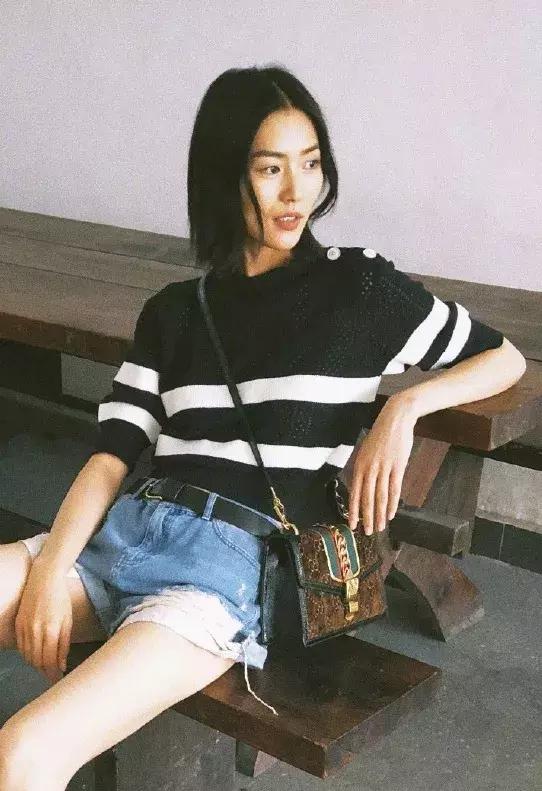 刘雯今年最流行的包,刘雯同款包时尚潮流大牌大容量