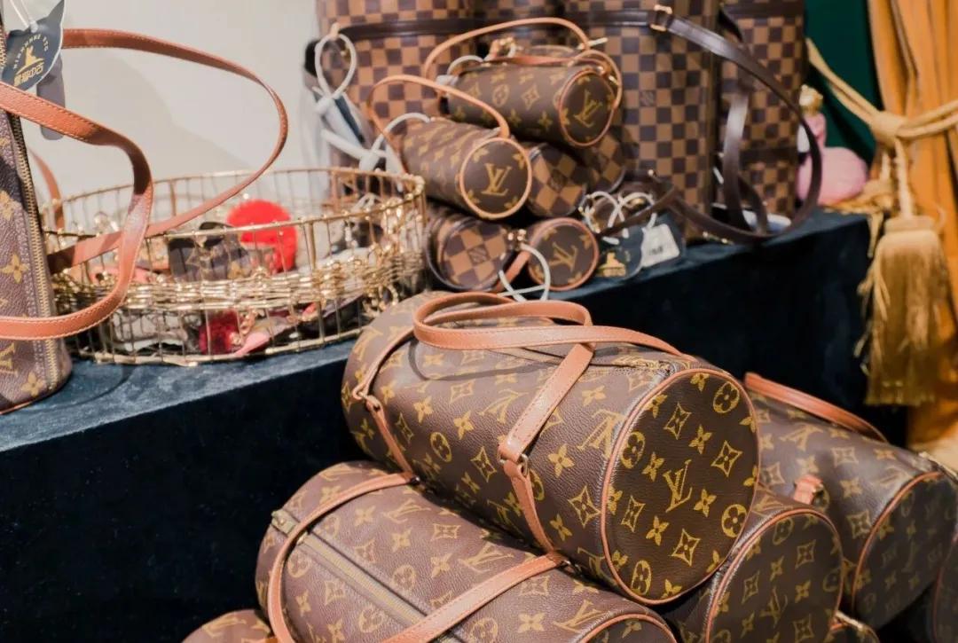 千元买大牌孤品，权志龙上身，打卡武汉宝藏中古店