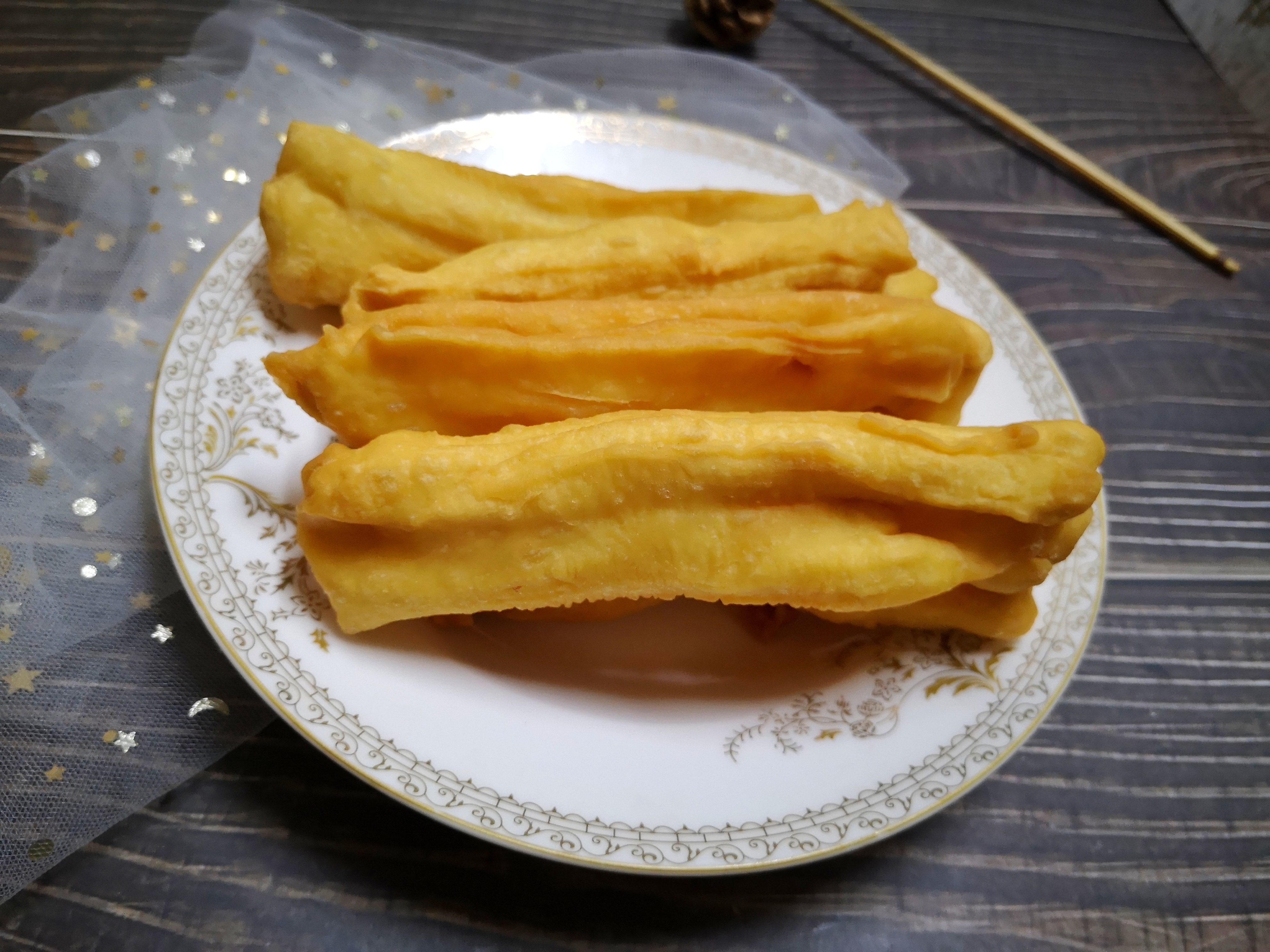 在家炸油条容易散开,油条配方怎么样炸油条又酥又脆