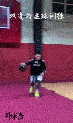 不会运球也能过人的方式,如何练好胯下运球和背后运球过人