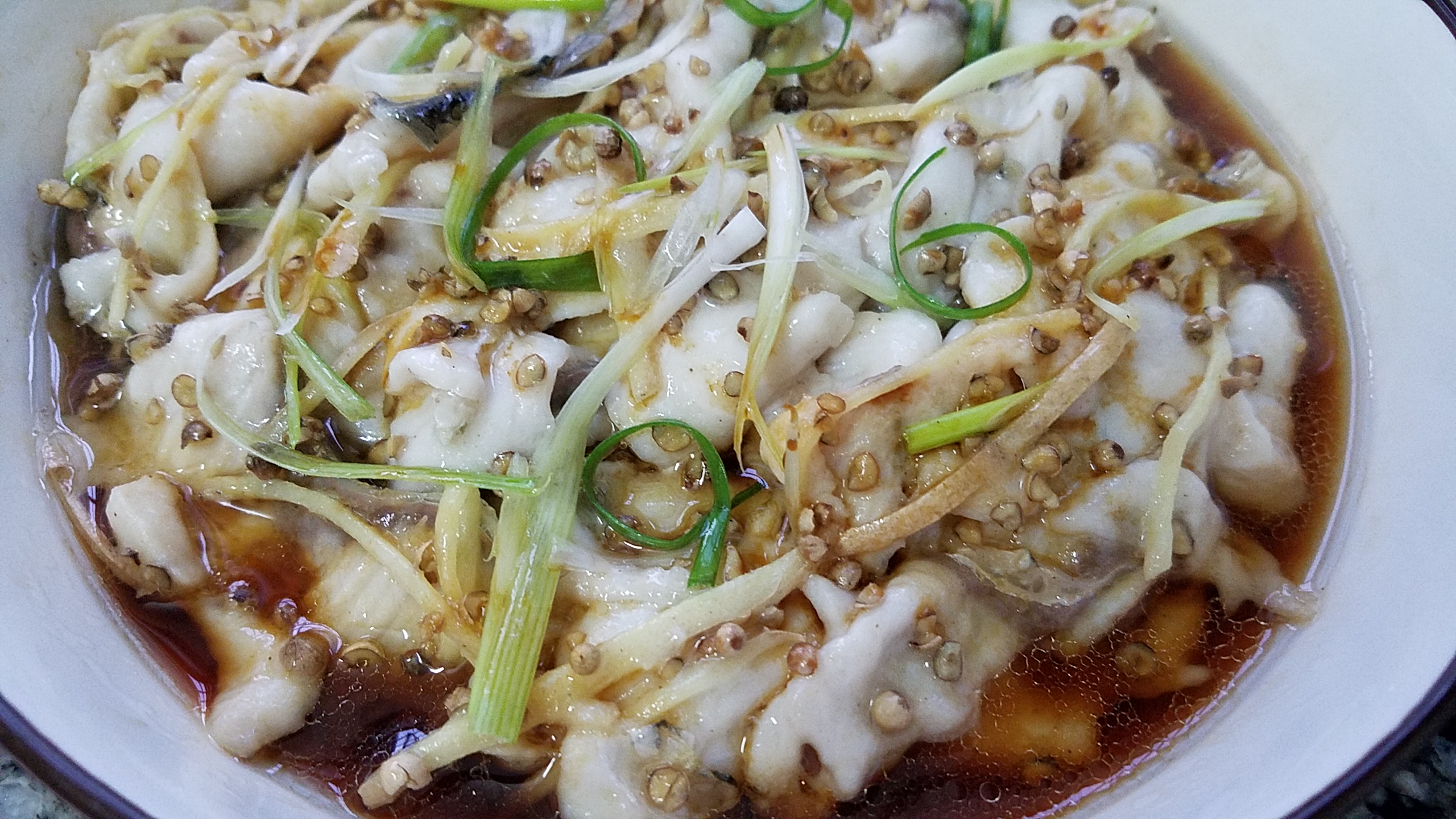 怎么炖草鱼好吃又简单家常做法,草鱼怎么炖好吃又简单家常做法