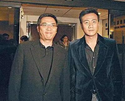 别揣测了，人家就是兄弟！20年了，你们这些观众也该出戏了