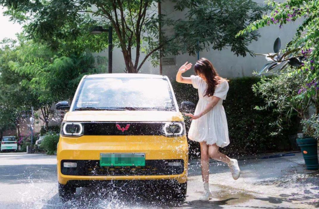 五菱宏光miniev马卡龙黄色现车,宏光马卡龙五菱