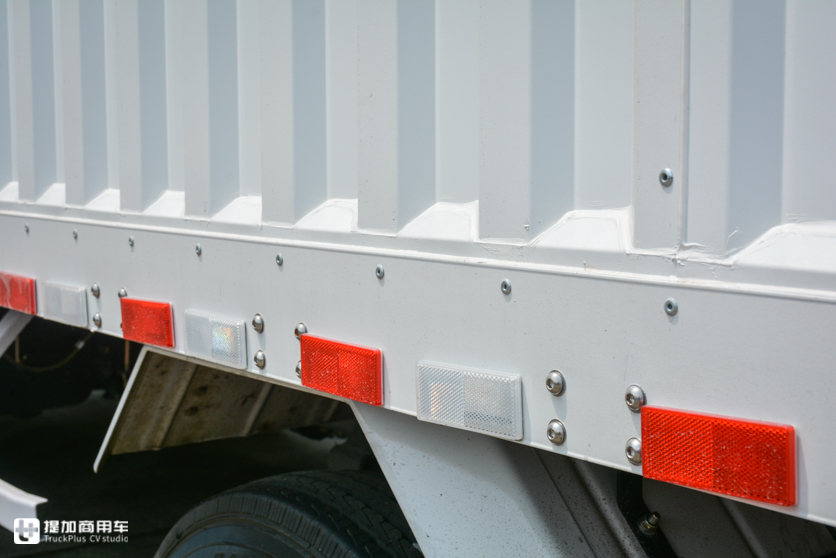 庆铃kv100轻卡3.0跟2.5有什么区别,kv100庆铃冷藏轻卡评测