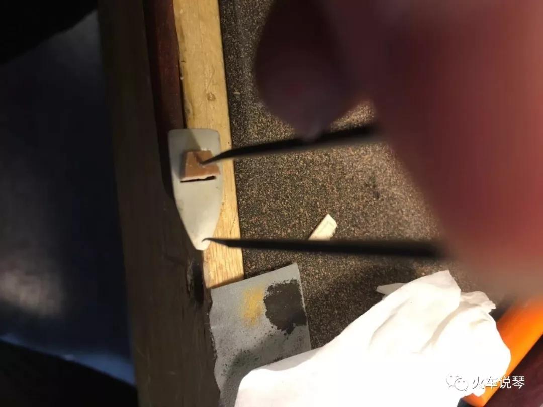 手把手带你学换刃,高档的小提琴弓毛用平了怎么换