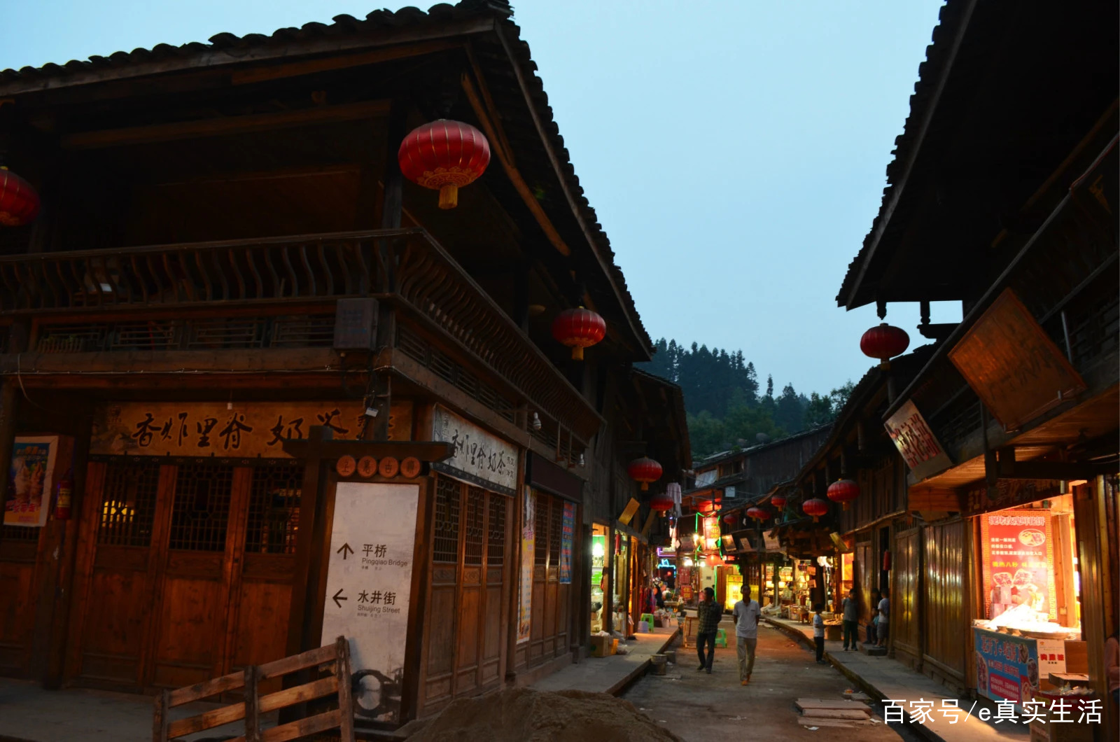 上里古镇，一个名副其实的古镇，人很少，跟丽江大研古城有的一比