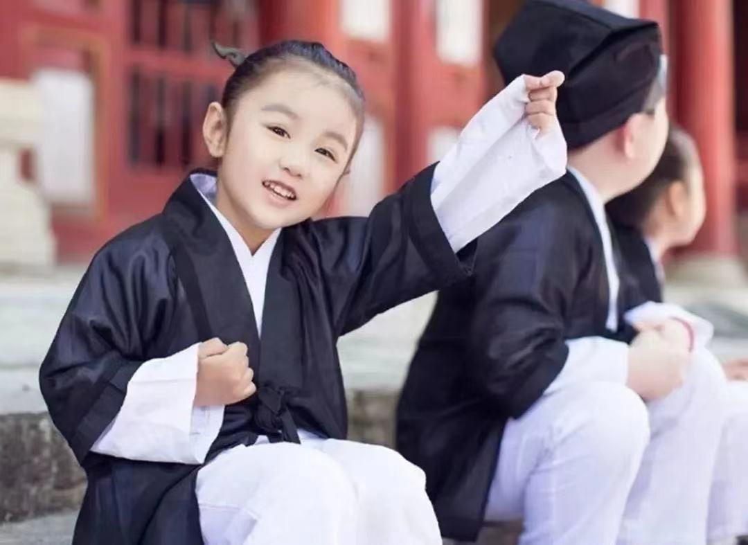 家有女儿这些养育方式要慎重,养育女儿的十个建议