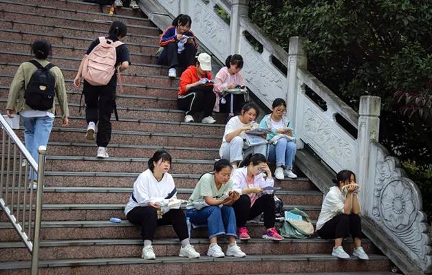 多部门联合开展高考护航行动,保康多警种联动为高考保驾护航