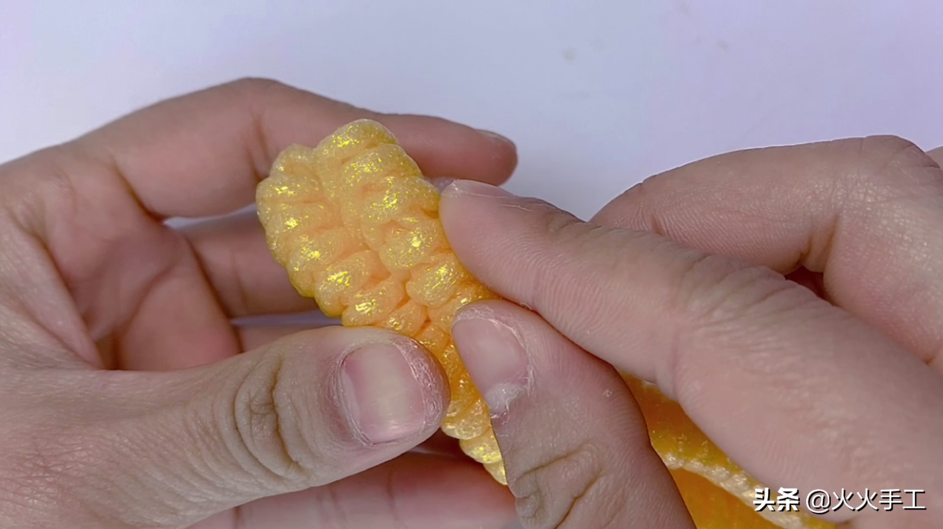 用一个水果网做的玉米简单又方便,快看这是什么