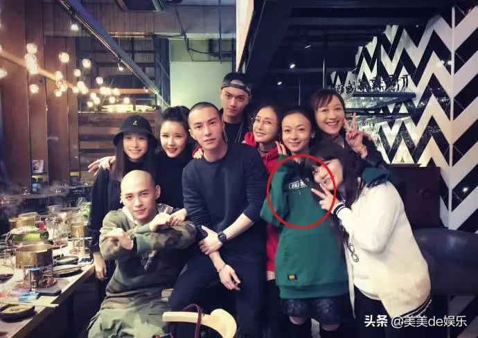 又一对剧组情侣,否认三连,男友被谢娜带进圈