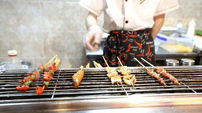 海鲜烤肉涮锅自助美食,好吃不贵的海鲜自助烤肉火锅推荐