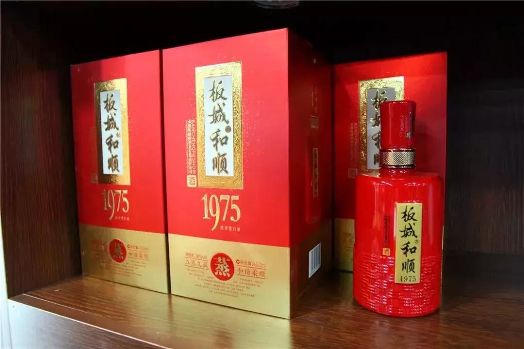 门头沟老牛栏山专卖店回来啦！3店同开！送给好喝口儿的朋友