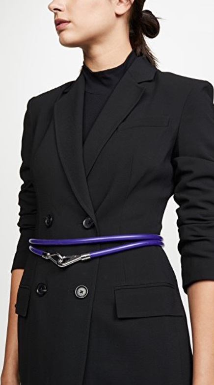 一条时髦的腰带帮你解救身材焦虑,腰带系得好秒变时髦精