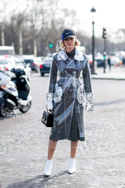 今年最流行的风衣外套 (斗篷雨衣好看还是风衣雨衣好看)