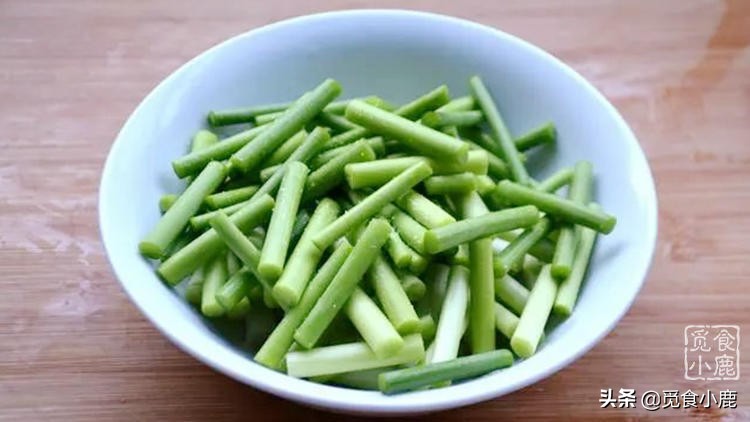 蒜苔怎样炒最好吃又好看,蒜苔怎么炒才嫩又脆