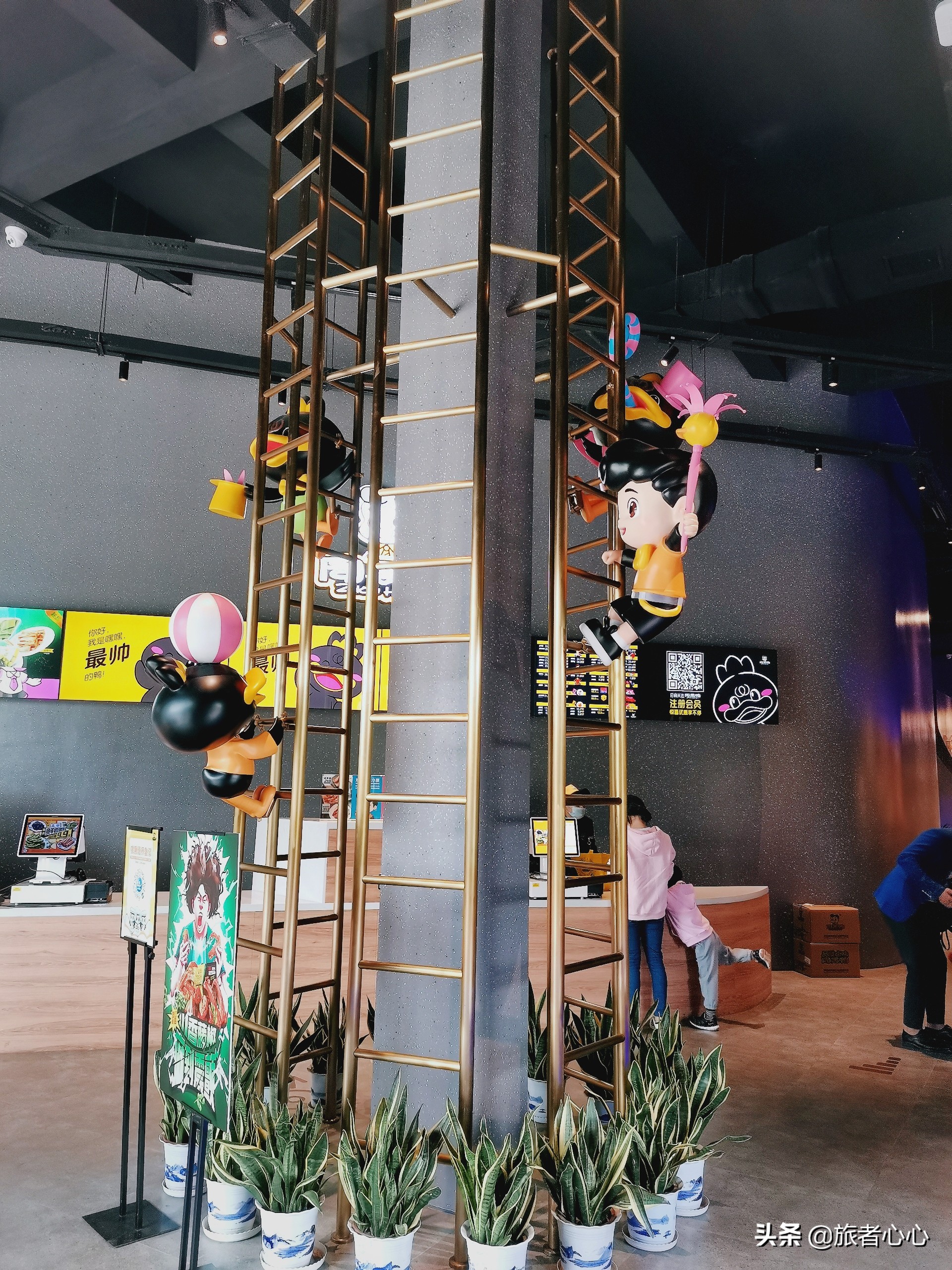 武汉迪士尼现场,武汉周黑鸭实拍