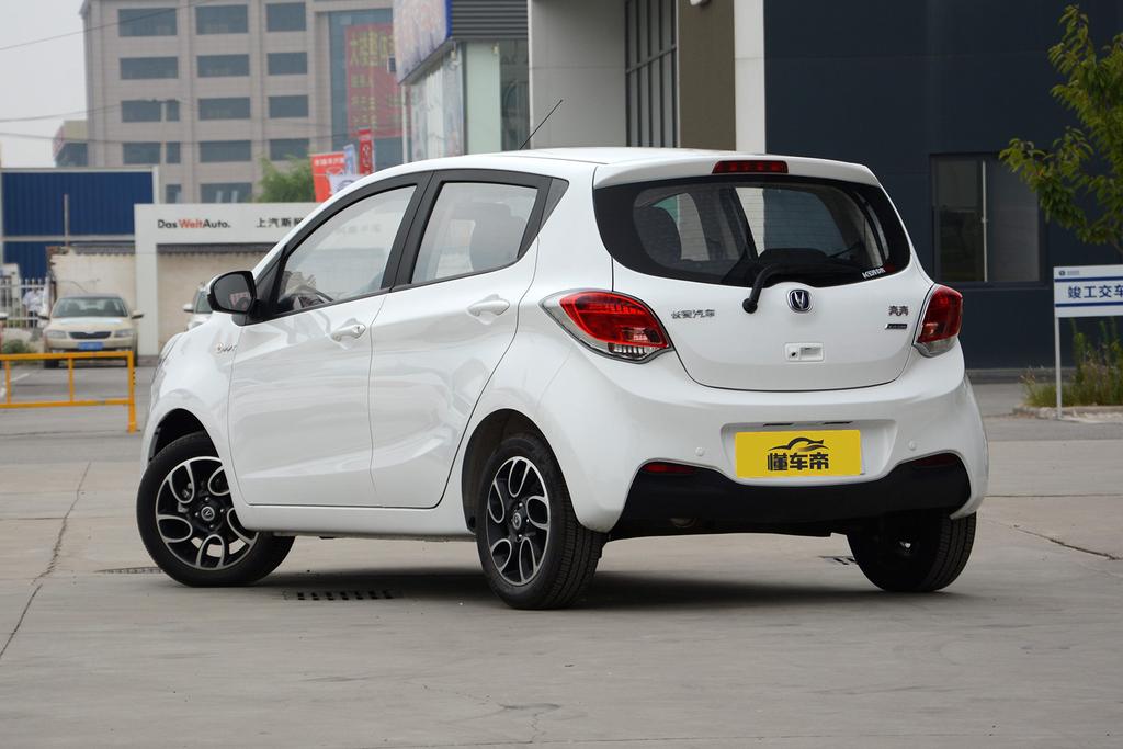 长安奔奔四缸燃油代步车技术指标,长安奔奔五座