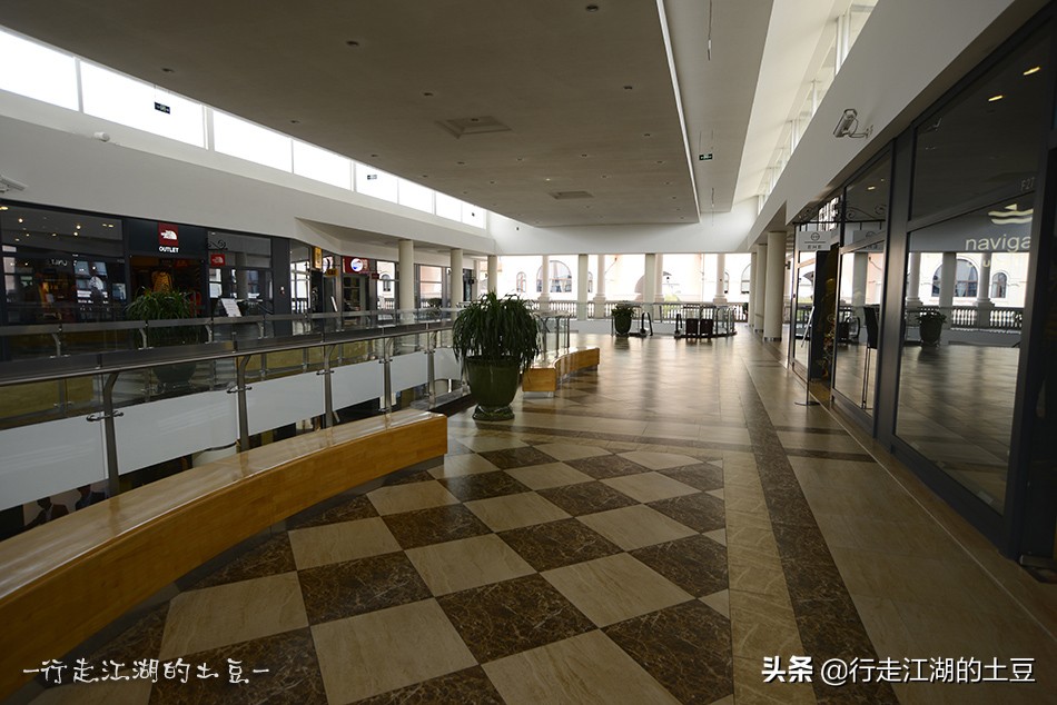 上海佛罗伦萨小镇,奥特莱斯世界名品购物中心,中国奢侈品领导者