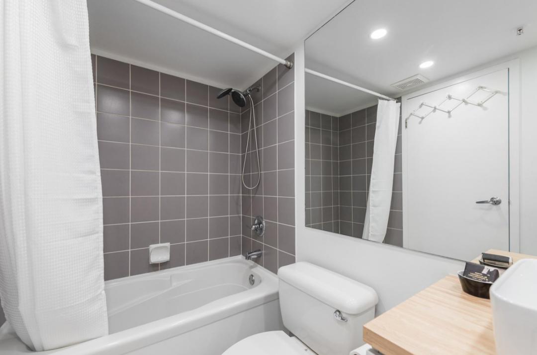 3平米卫生间加浴缸,4平方的卫生间有浴缸和大洗漱台