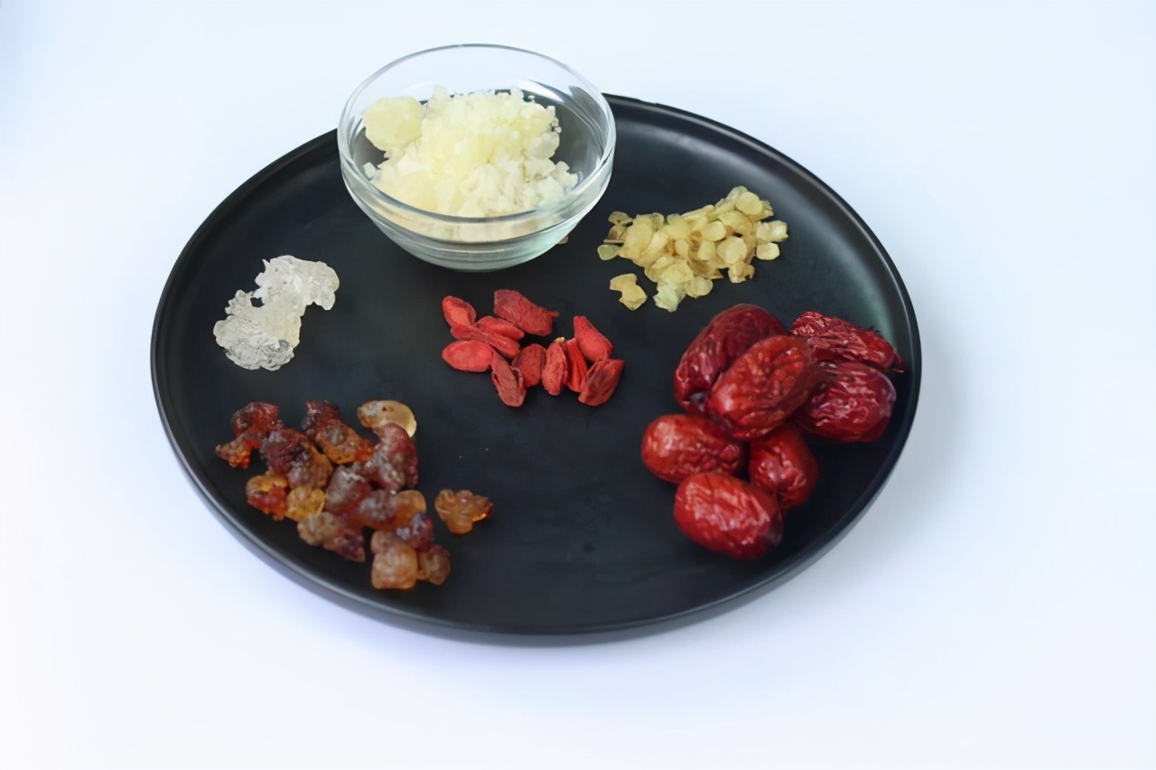 雪燕桃胶营养,雪燕女人吃了有什么效果