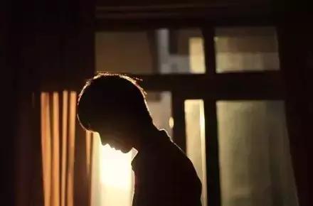 90后小伙花100万造房子,90后小伙花几千元装修500个平方