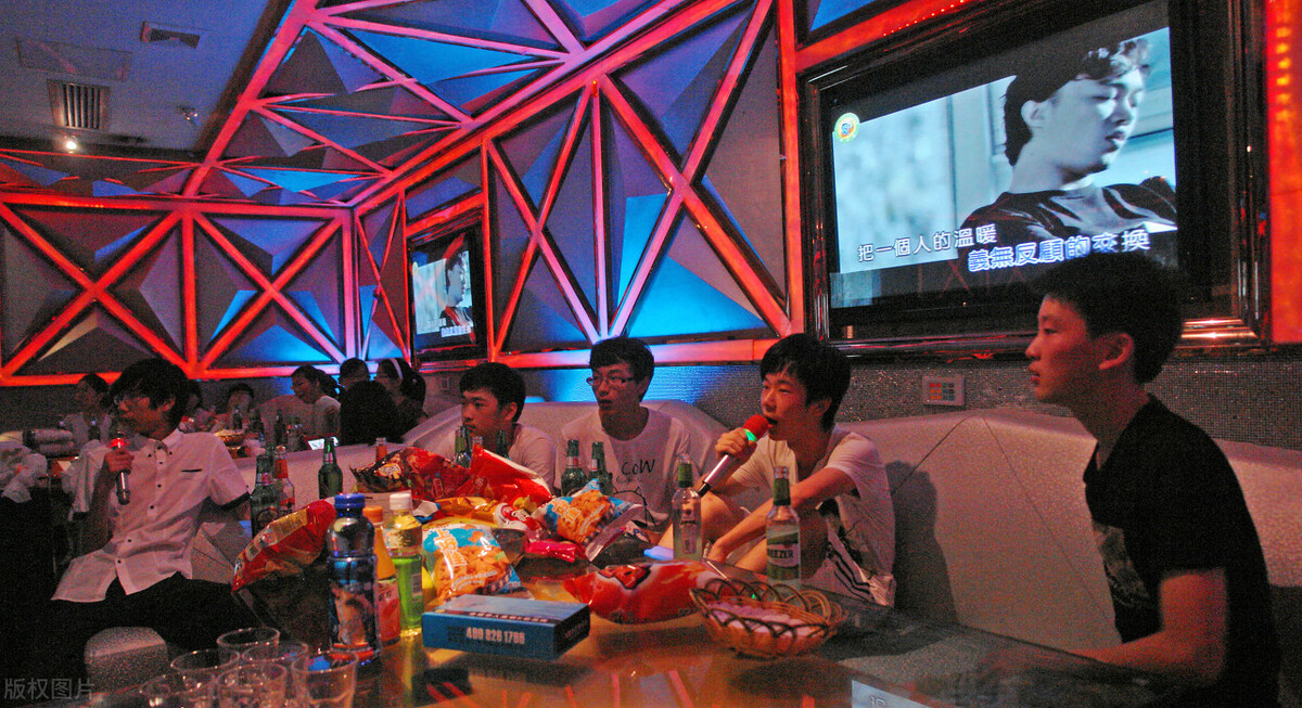 ktv老板一年能赚多少钱,广东一老板一夜狂赚124亿