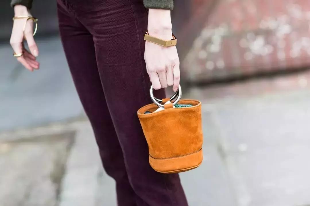 丝绒在冬天更有高级感,丝绒面料如何挑选