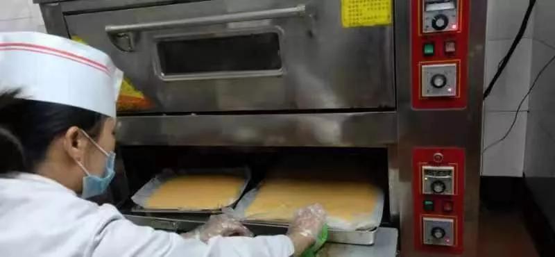 “甜”入人心！隔离疫情不隔离爱，滞留在广西的武汉人这样过元宵节