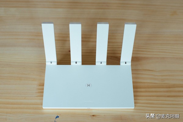 华为凌霄四核ws7200,华为ws5200增强版边缘路由器测评