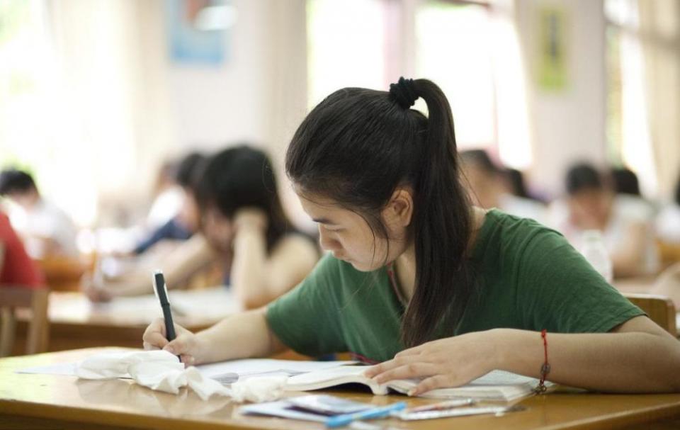 大学挂科重修影响以后工作吗,大学挂科重修对考研有影响吗