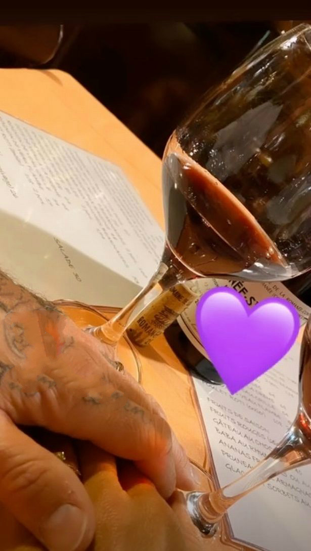 维多利亚忘情自拍，丈夫贝克汉姆网上秀恩爱，给粉丝撒狗粮