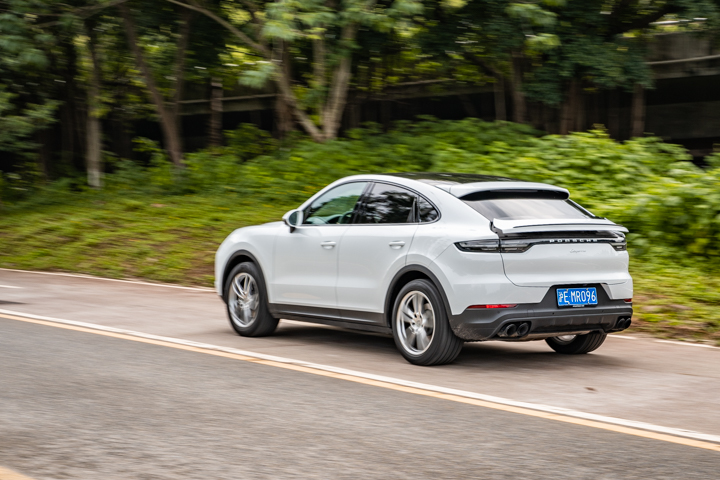保时捷cayennescoupe试驾,保时捷cayenneturbogt