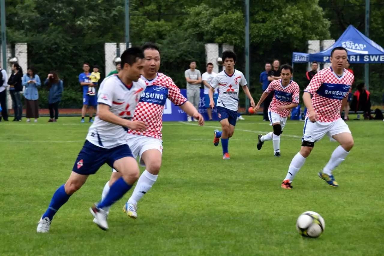 如果你踢边路没灵感,体力不够可以踢边后卫吗