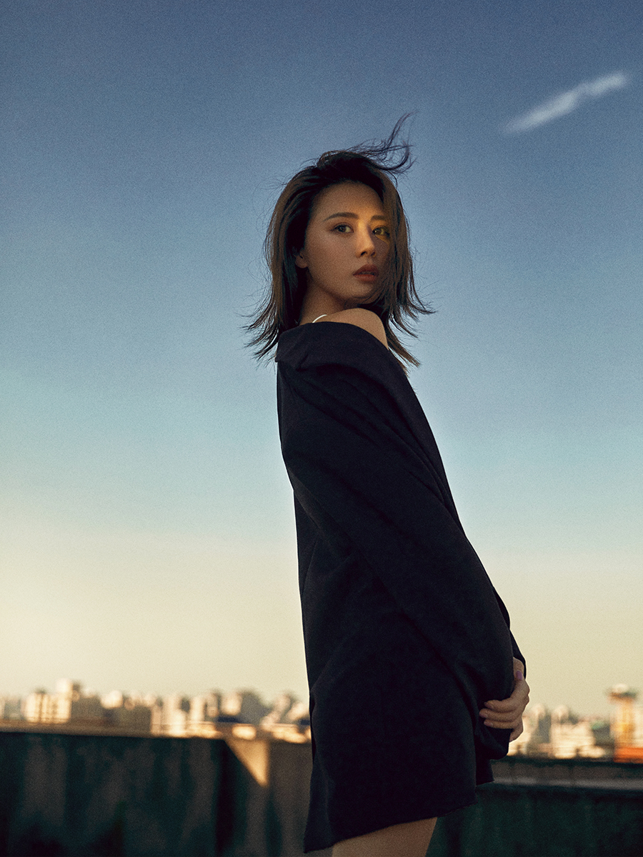 天台高级感写真,天台文艺写真女